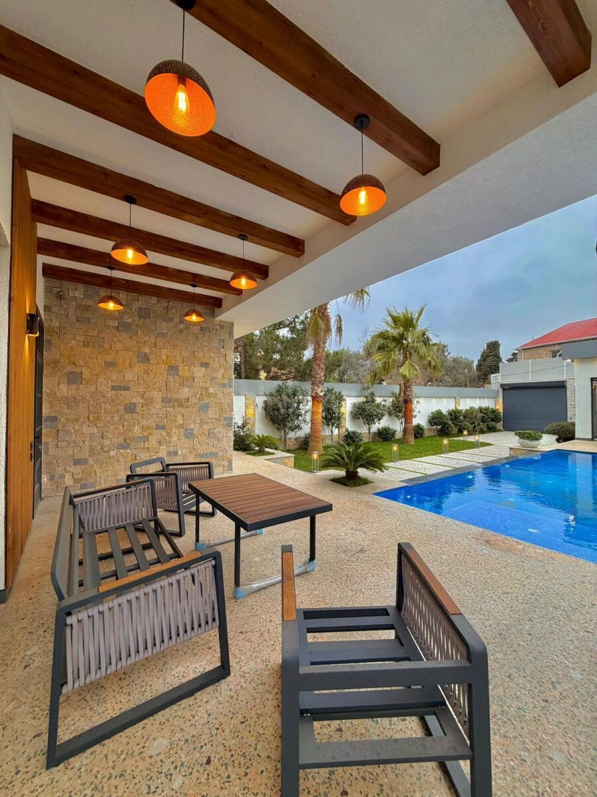 Satılır 5 otaqlı həyət evi 400 m²