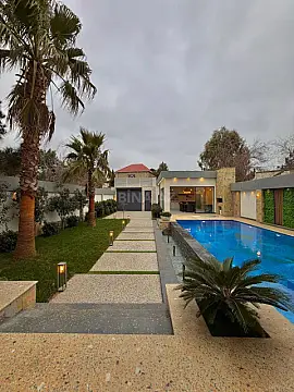 Satılır 5 otaqlı həyət evi 400 m²