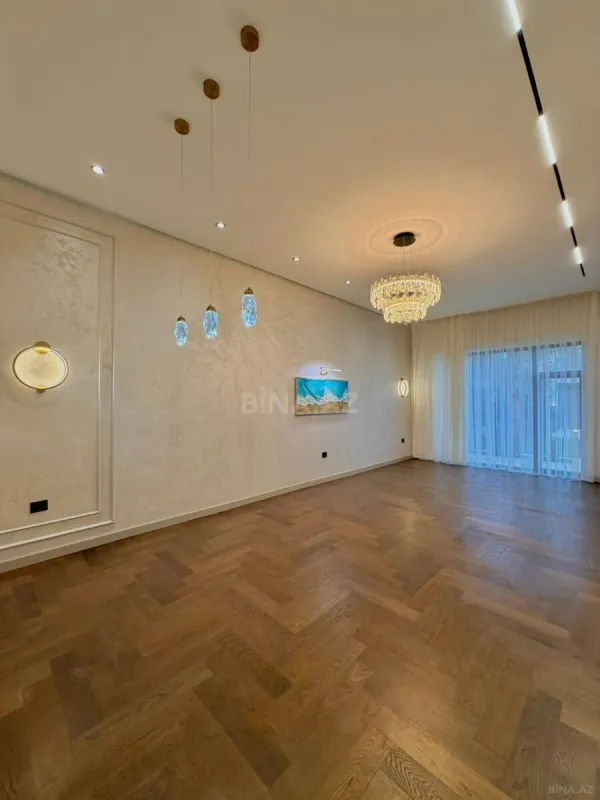 Satılır 5 otaqlı həyət evi 400 m²