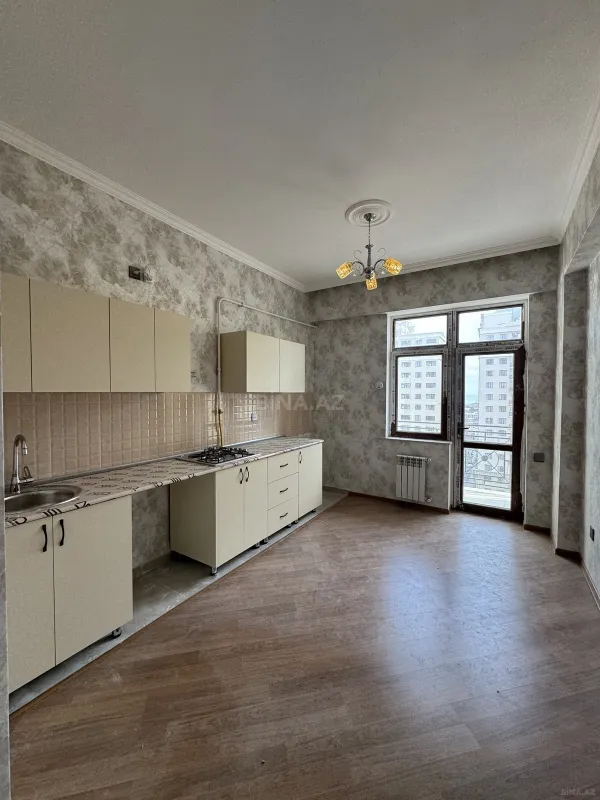 Kirayə verilir 3 otaqlı mənzil 115 m²