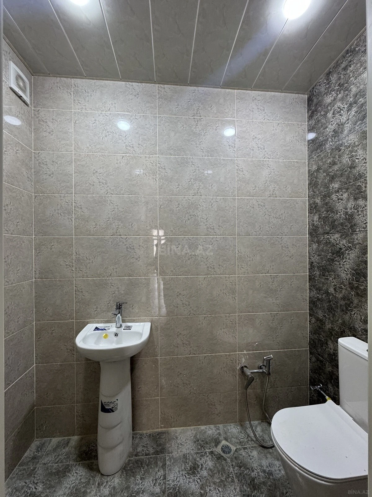 Kirayə verilir 3 otaqlı mənzil 115 m²