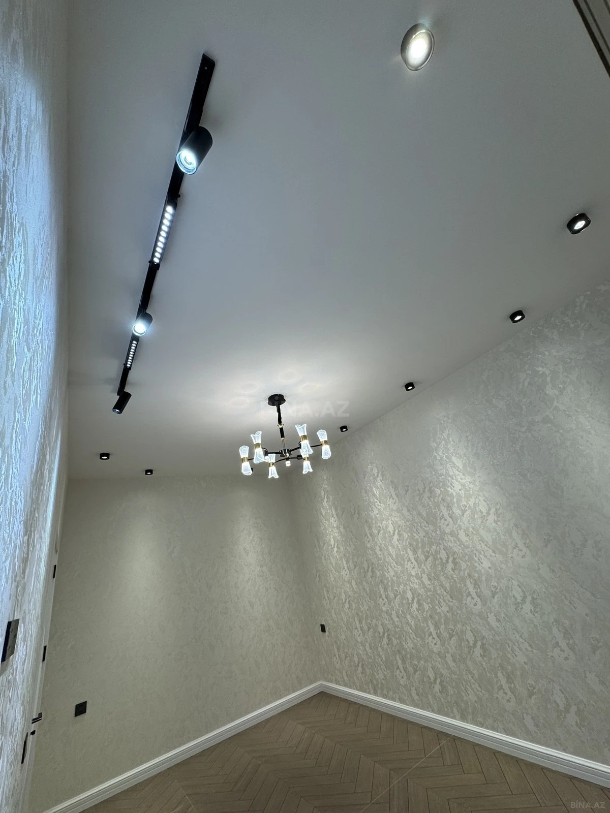 Satılır 2 otaqlı mənzil 52 m²