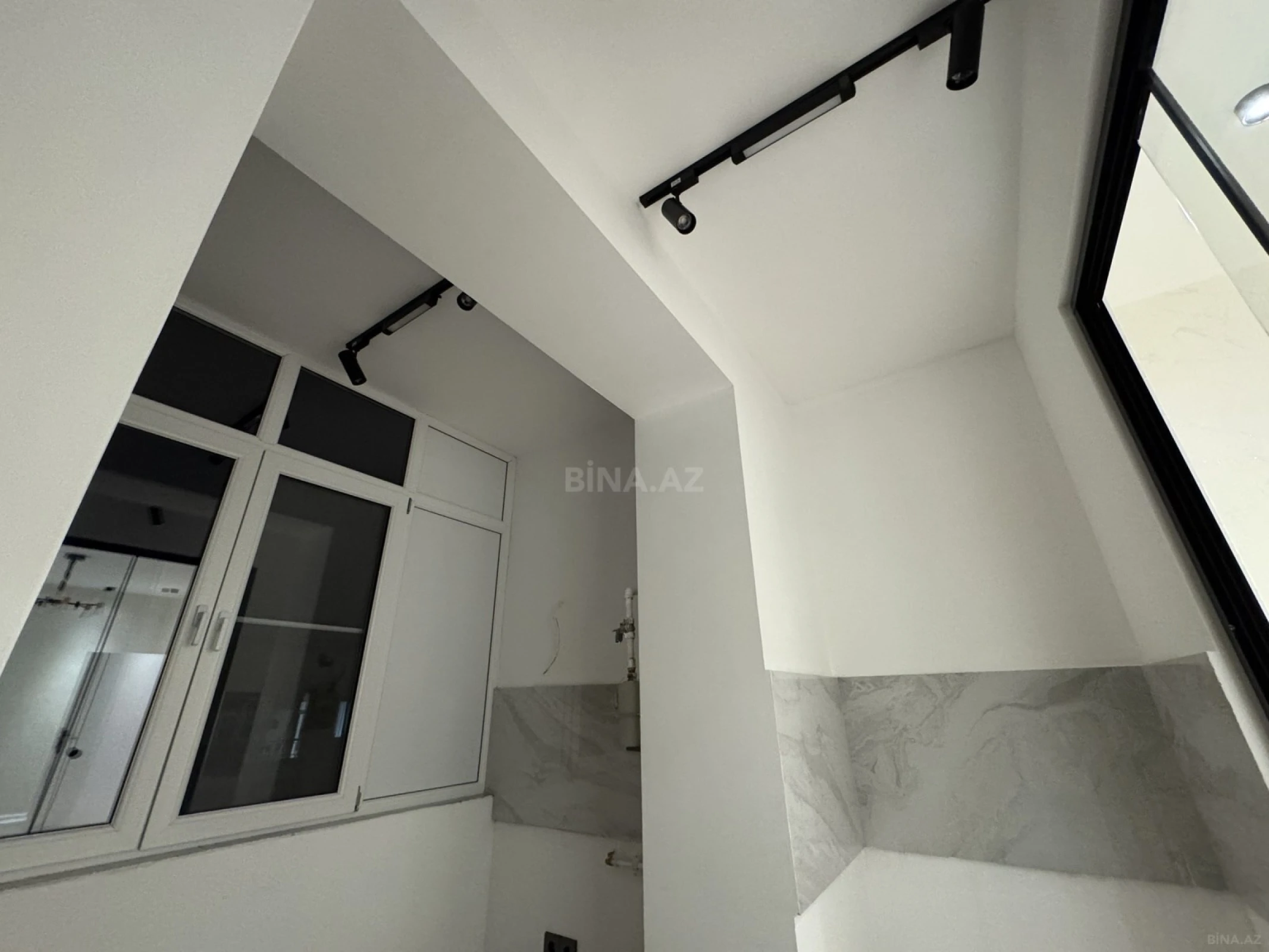 Satılır 2 otaqlı mənzil 52 m²