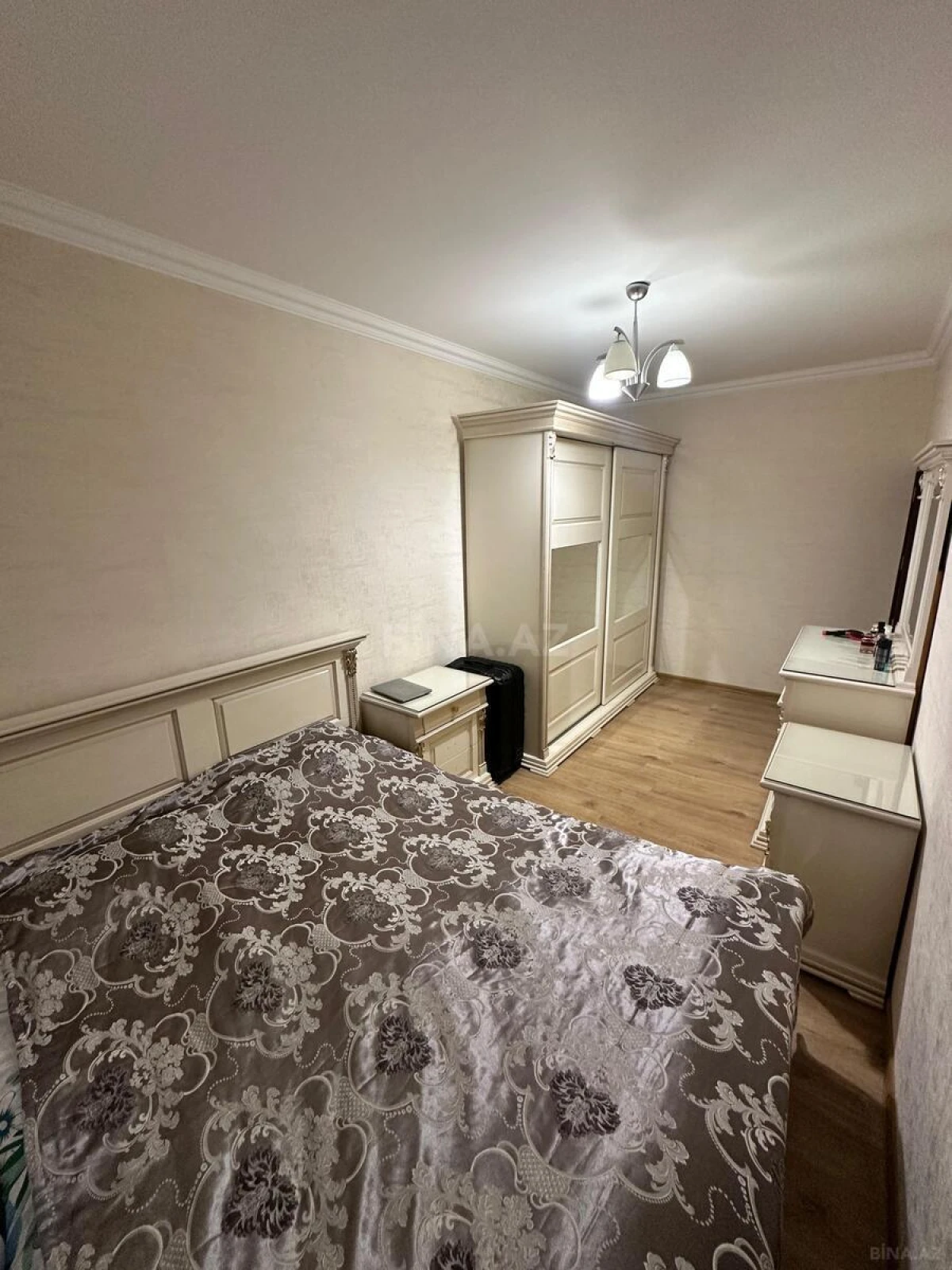 Satılır 2 otaqlı mənzil 42 m²