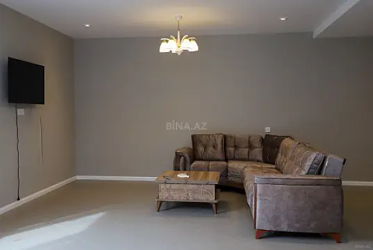 Kirayə verilir 6 otaqlı həyət evi 300 m²