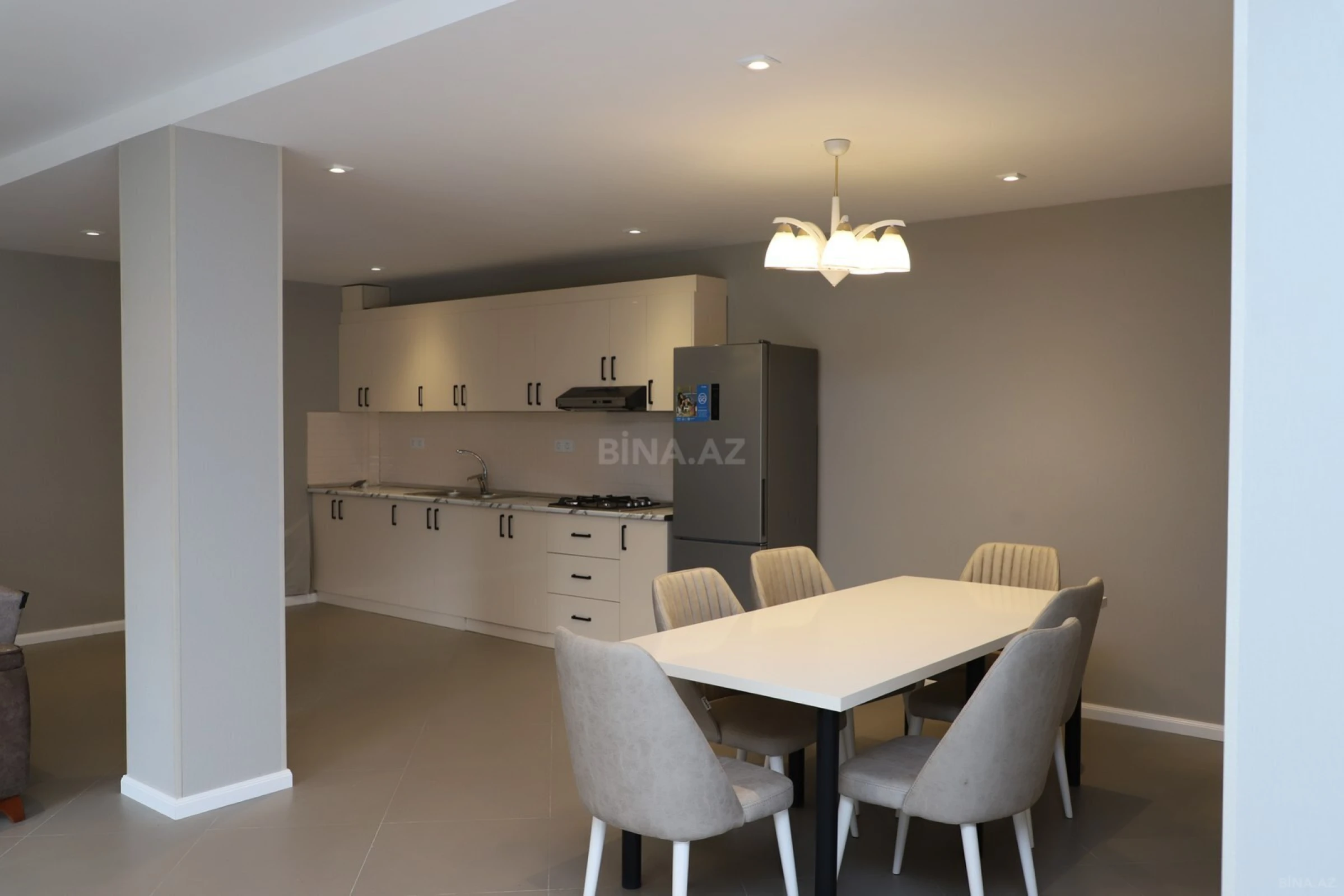 Kirayə verilir 6 otaqlı həyət evi 300 m²