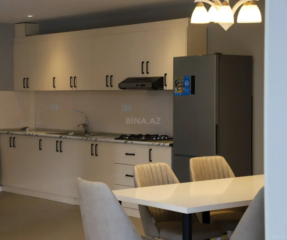 Kirayə verilir 6 otaqlı həyət evi 300 m²