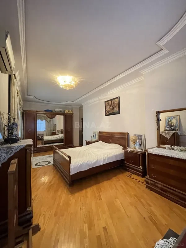 Satılır 3 otaqlı mənzil 128 m²