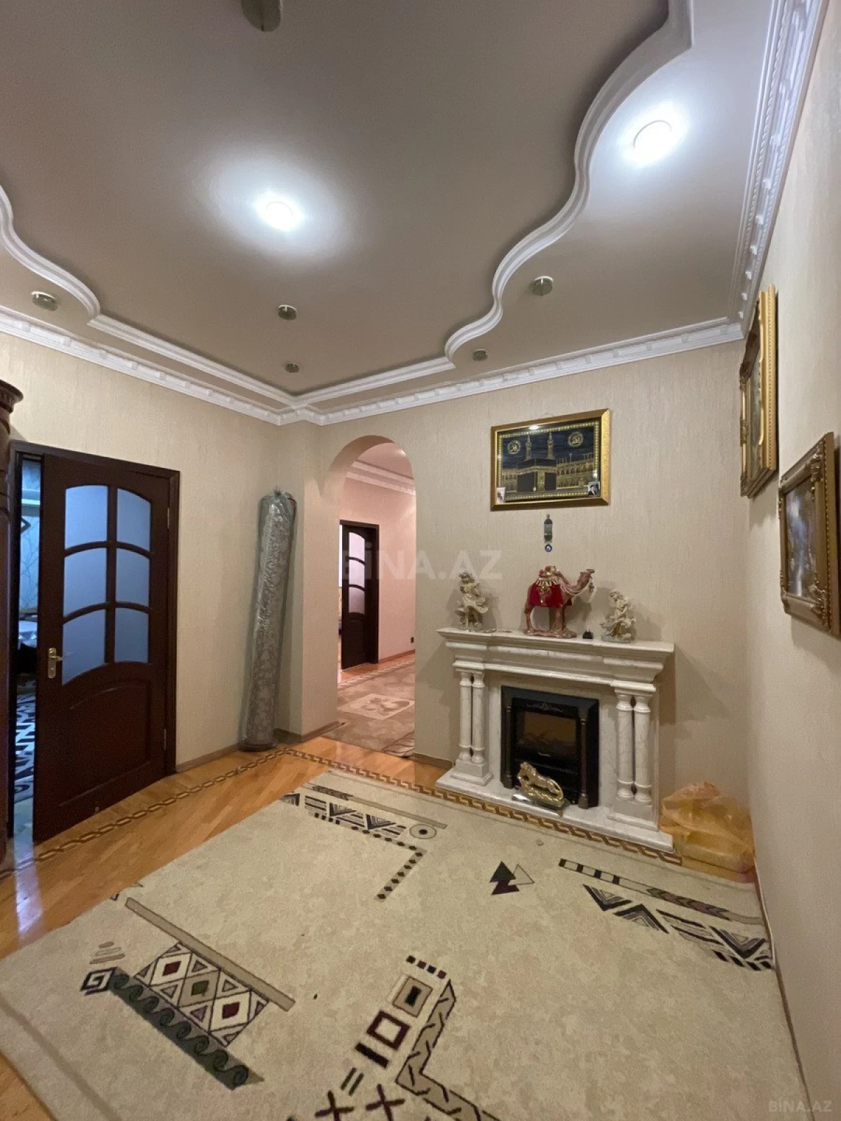 Satılır 3 otaqlı mənzil 128 m²