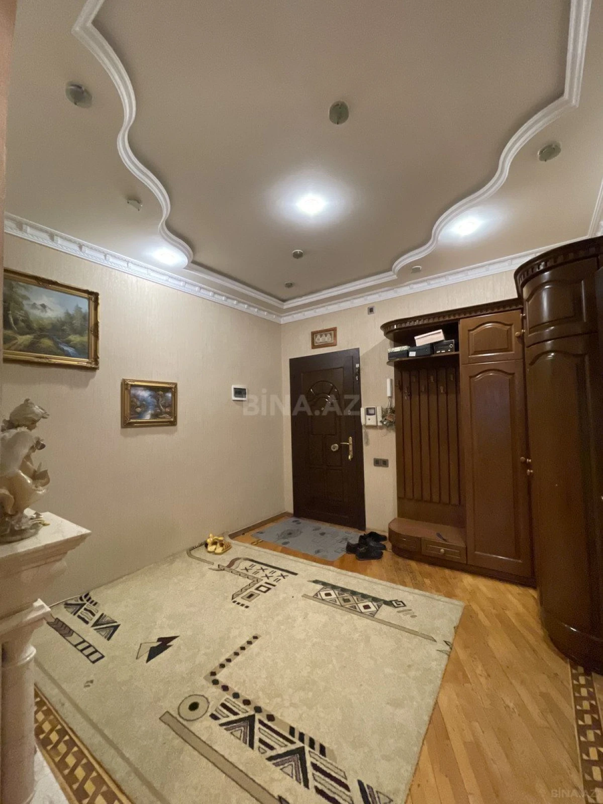 Satılır 3 otaqlı mənzil 128 m²
