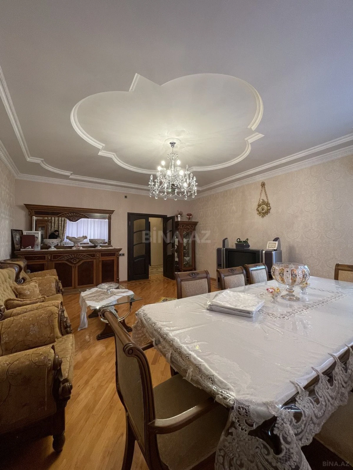 Satılır 3 otaqlı mənzil 128 m²