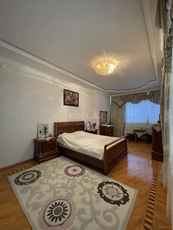 Satılır 3 otaqlı mənzil 128 m²