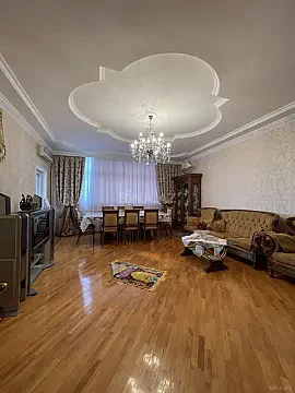 Satılır 3 otaqlı mənzil 128 m² — Bakı, 8-ci mikrorayon 3 otaq 128.00 m²