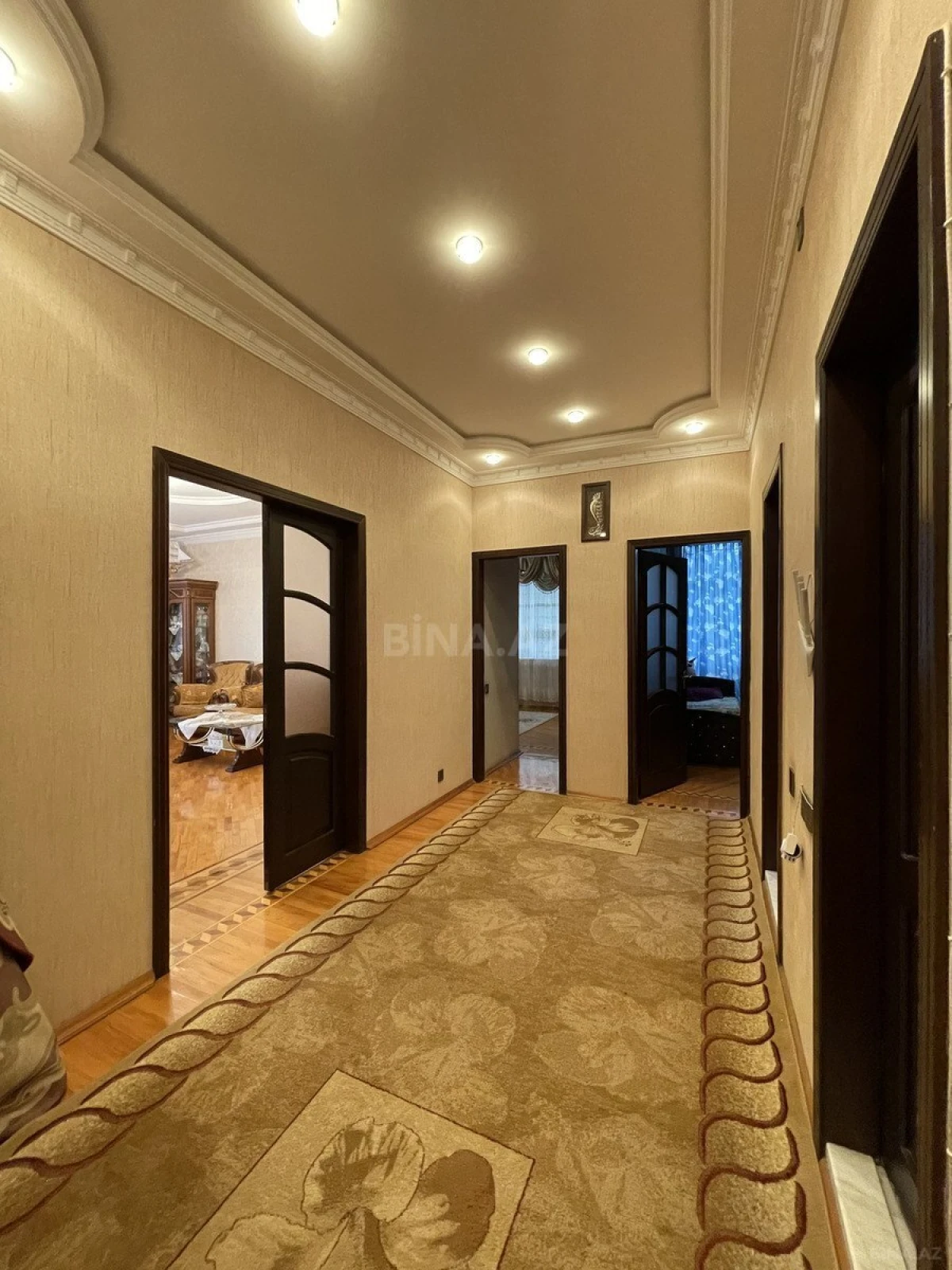 Satılır 3 otaqlı mənzil 128 m²