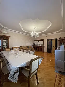 Satılır 3 otaqlı mənzil 128 m²