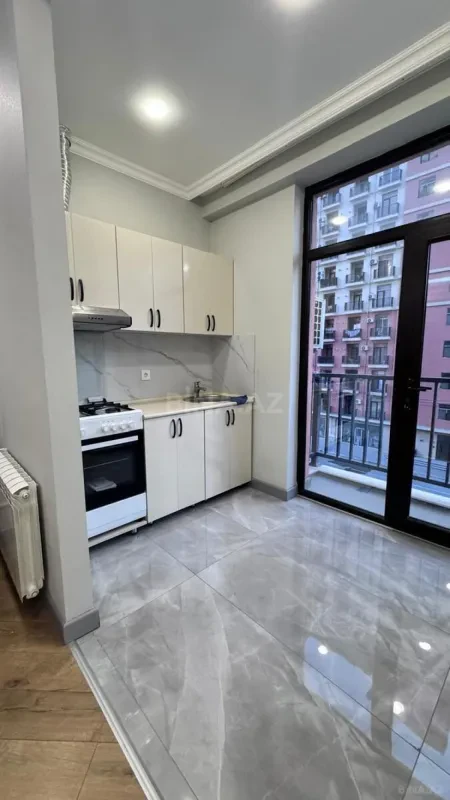 Kirayə verilir 2 otaqlı mənzil 67 m²