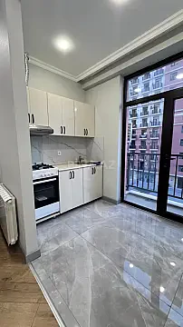 Kirayə verilir 2 otaqlı mənzil 67 m²