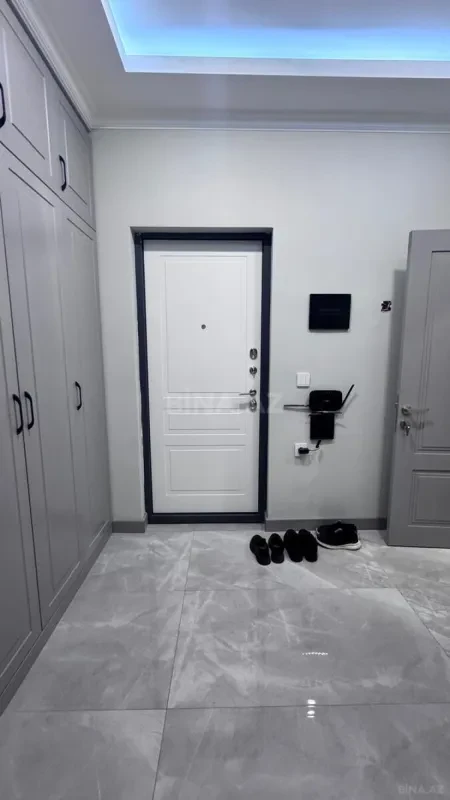 Kirayə verilir 2 otaqlı mənzil 67 m²