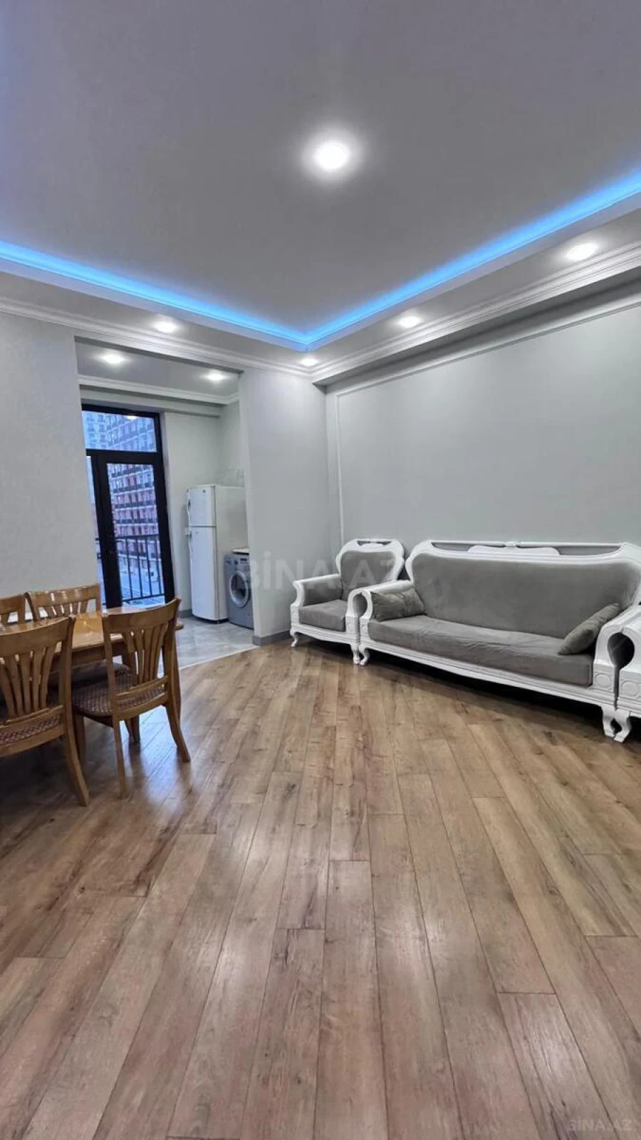Kirayə verilir 2 otaqlı mənzil 67 m²