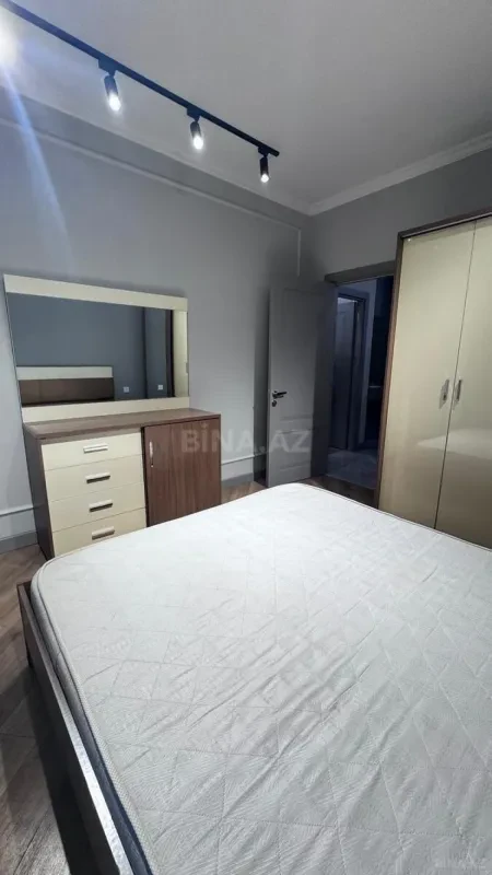 Kirayə verilir 2 otaqlı mənzil 67 m²
