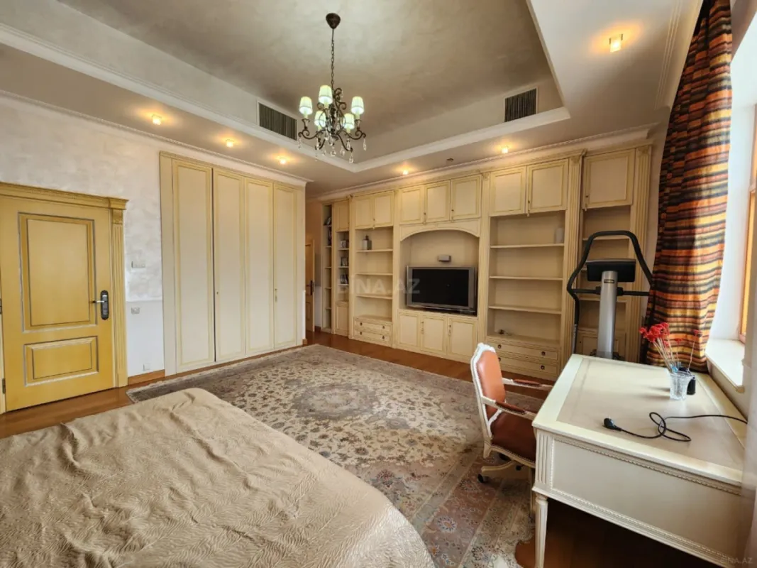 Kirayə verilir 3 otaqlı mənzil 220 m²