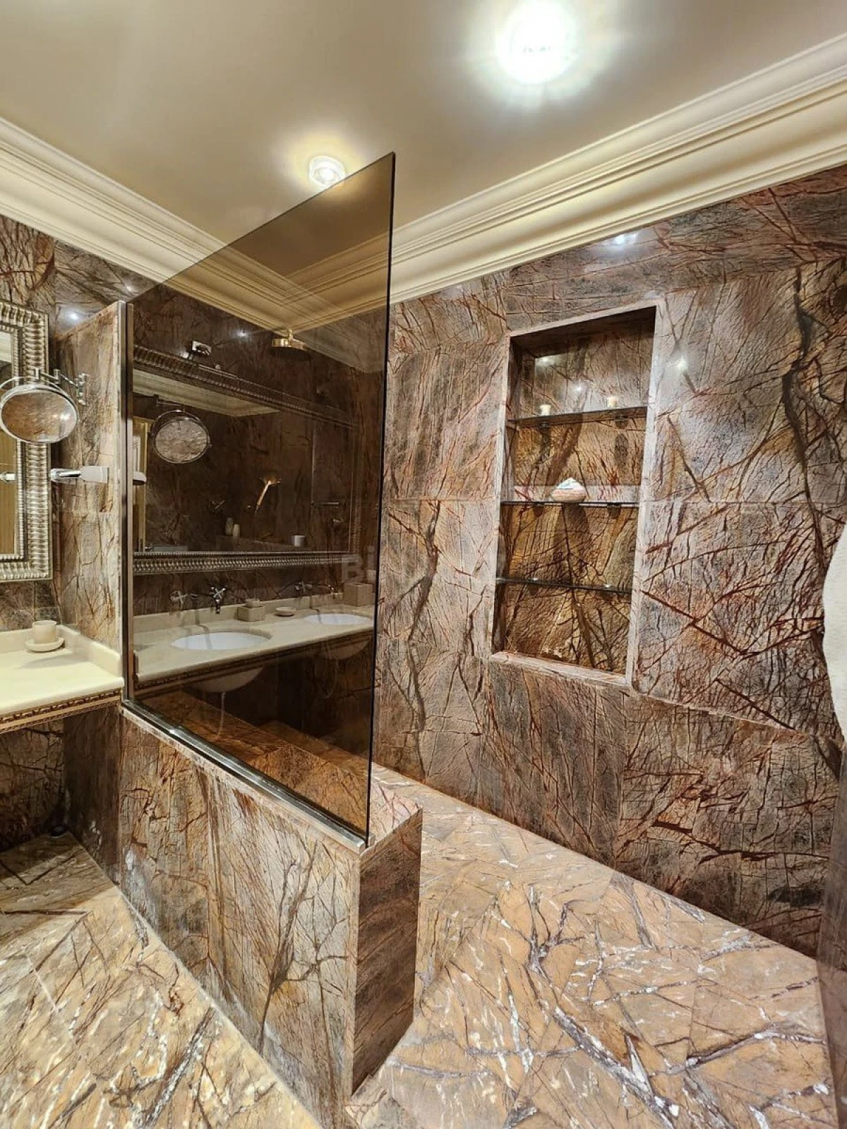 Kirayə verilir 3 otaqlı mənzil 220 m²