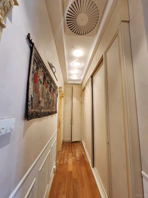 Kirayə verilir 3 otaqlı mənzil 220 m²