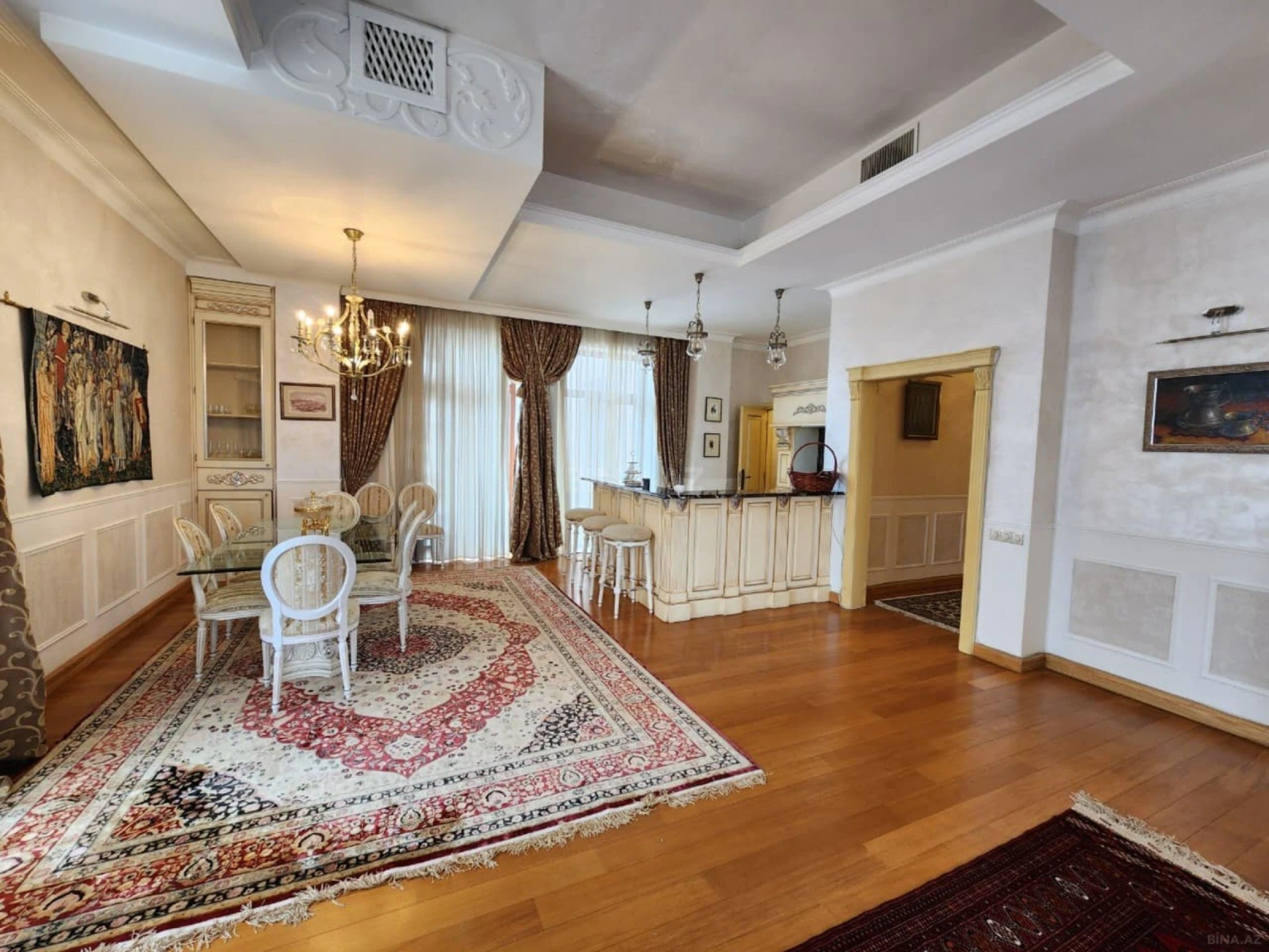 Kirayə verilir 3 otaqlı mənzil 220 m²