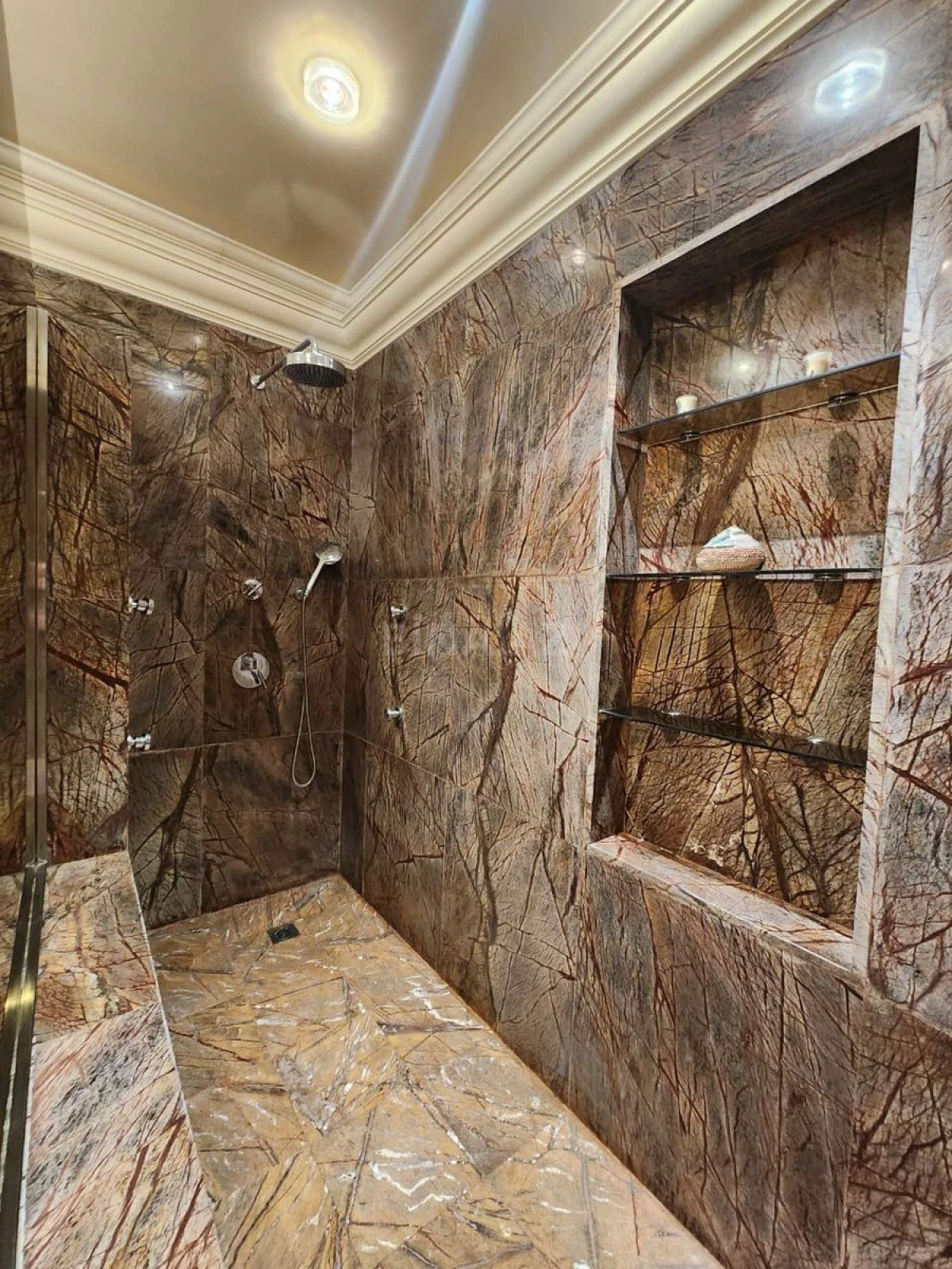 Kirayə verilir 3 otaqlı mənzil 220 m²