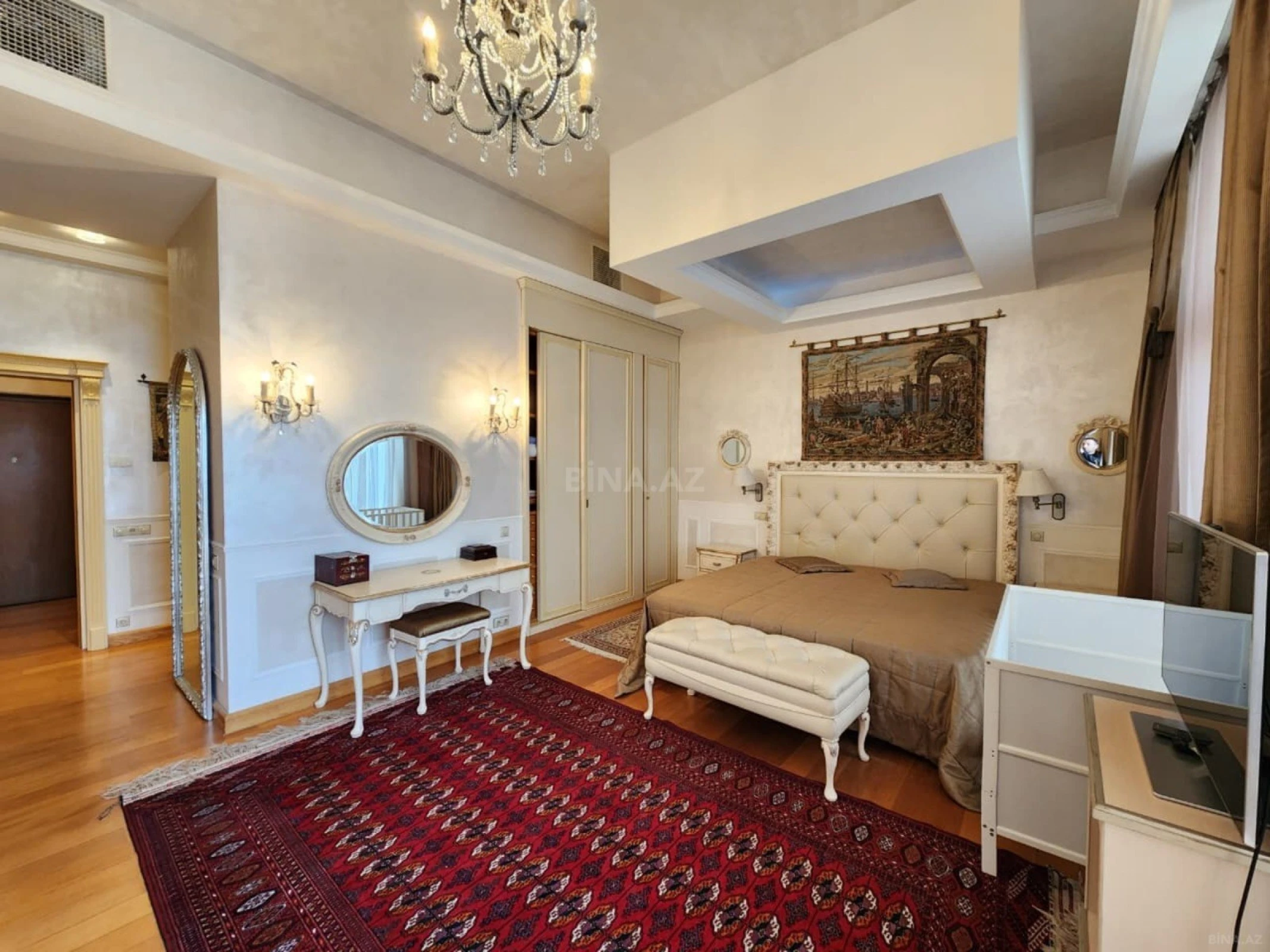 Kirayə verilir 3 otaqlı mənzil 220 m²