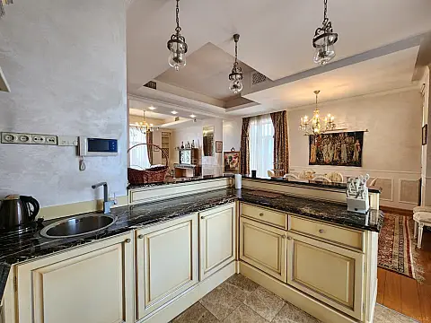 Kirayə verilir 3 otaqlı mənzil 220 m²