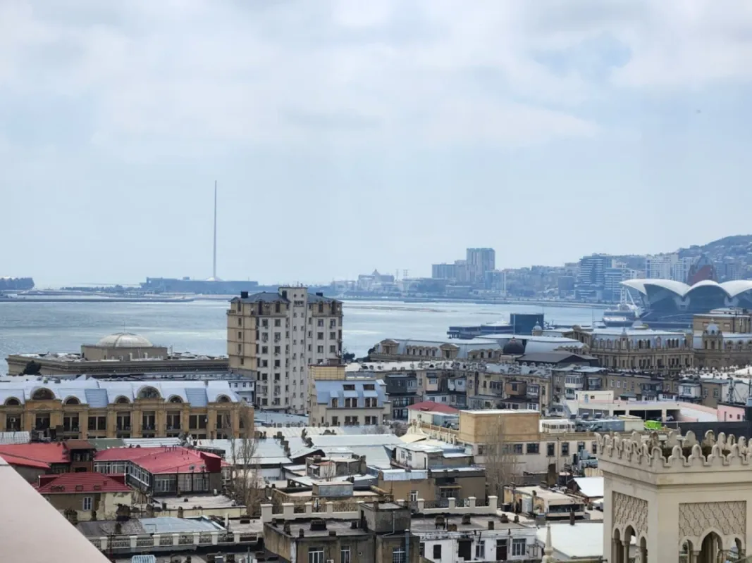 Kirayə verilir 3 otaqlı mənzil 220 m²