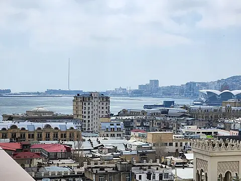 Kirayə verilir 3 otaqlı mənzil 220 m²