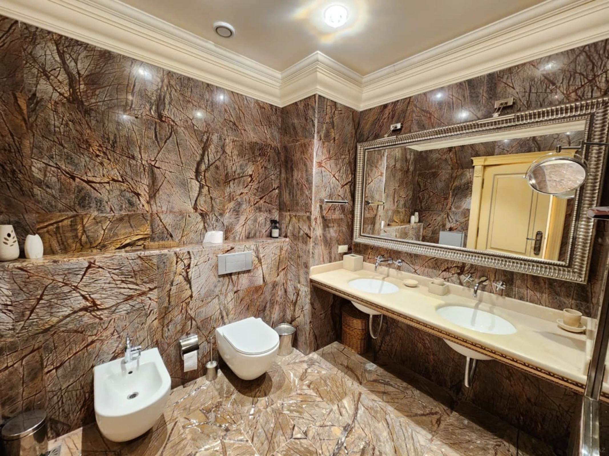 Kirayə verilir 3 otaqlı mənzil 220 m²