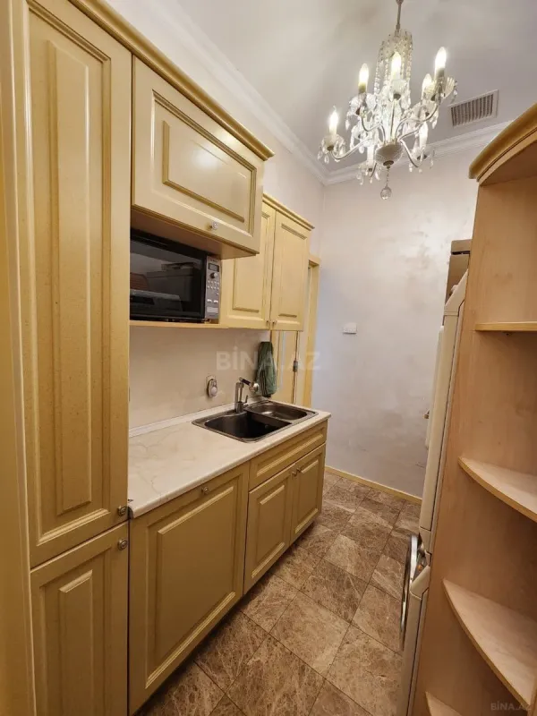 Kirayə verilir 3 otaqlı mənzil 220 m²