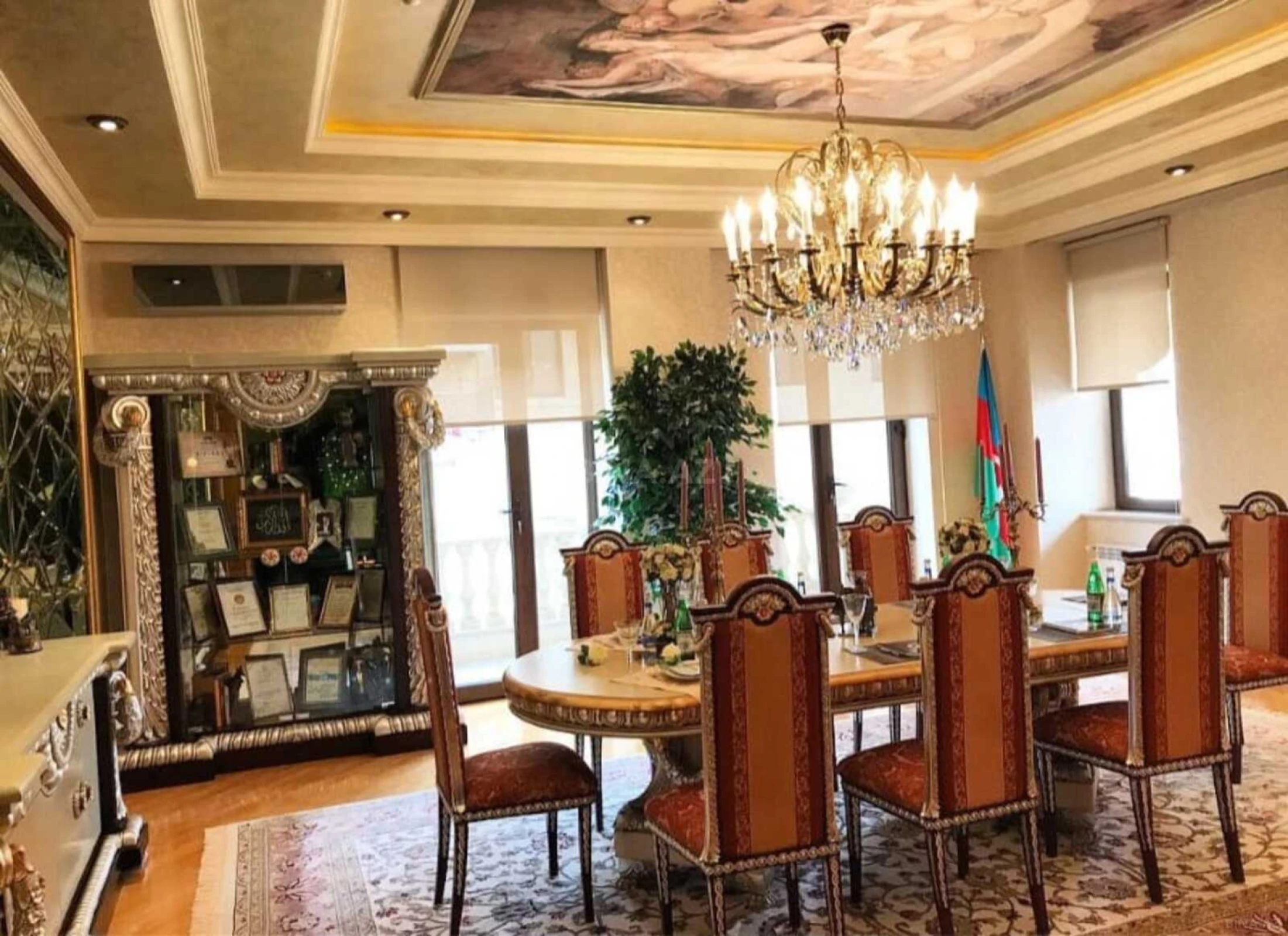 Kirayə verilir 4 otaqlı ofis 280 m²