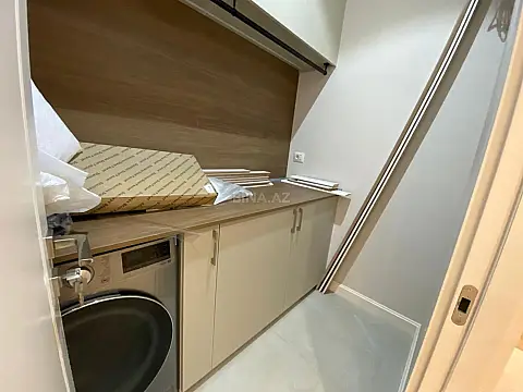 Satılır 3 otaqlı mənzil 137 m²