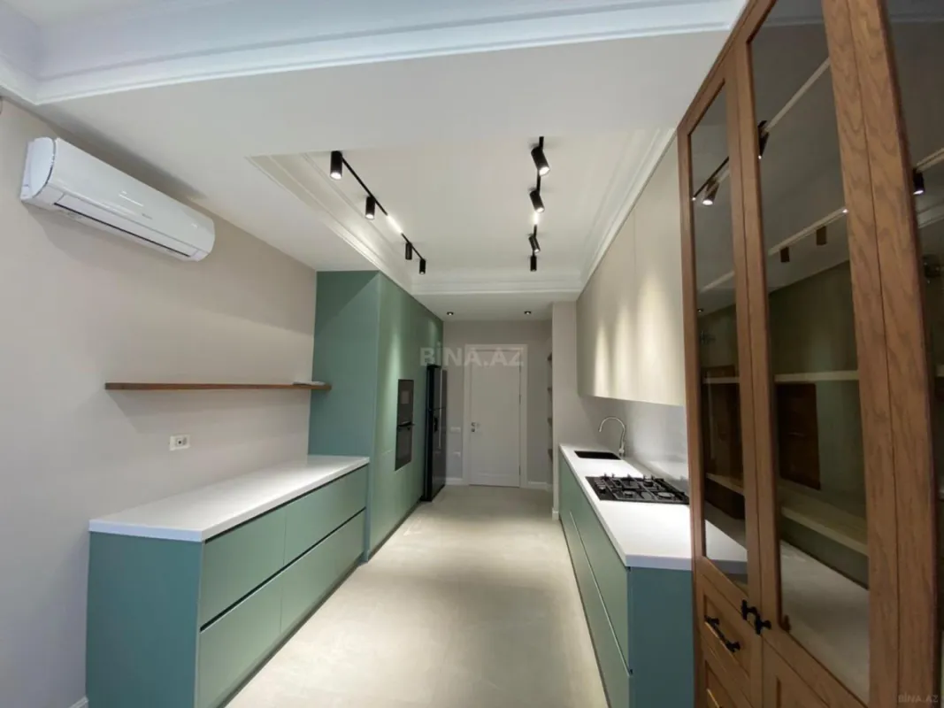 Satılır 3 otaqlı mənzil 137 m²