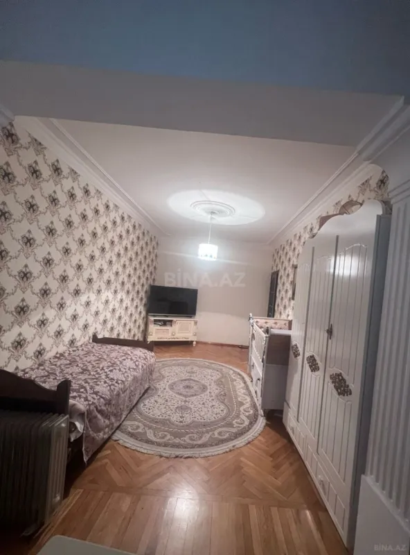 Satılır 4 otaqlı mənzil 110 m²