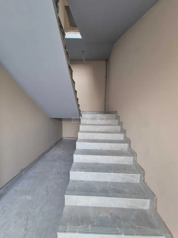 Satılır obyekt 361 m²
