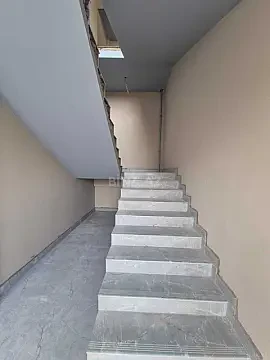 Satılır obyekt 361 m²