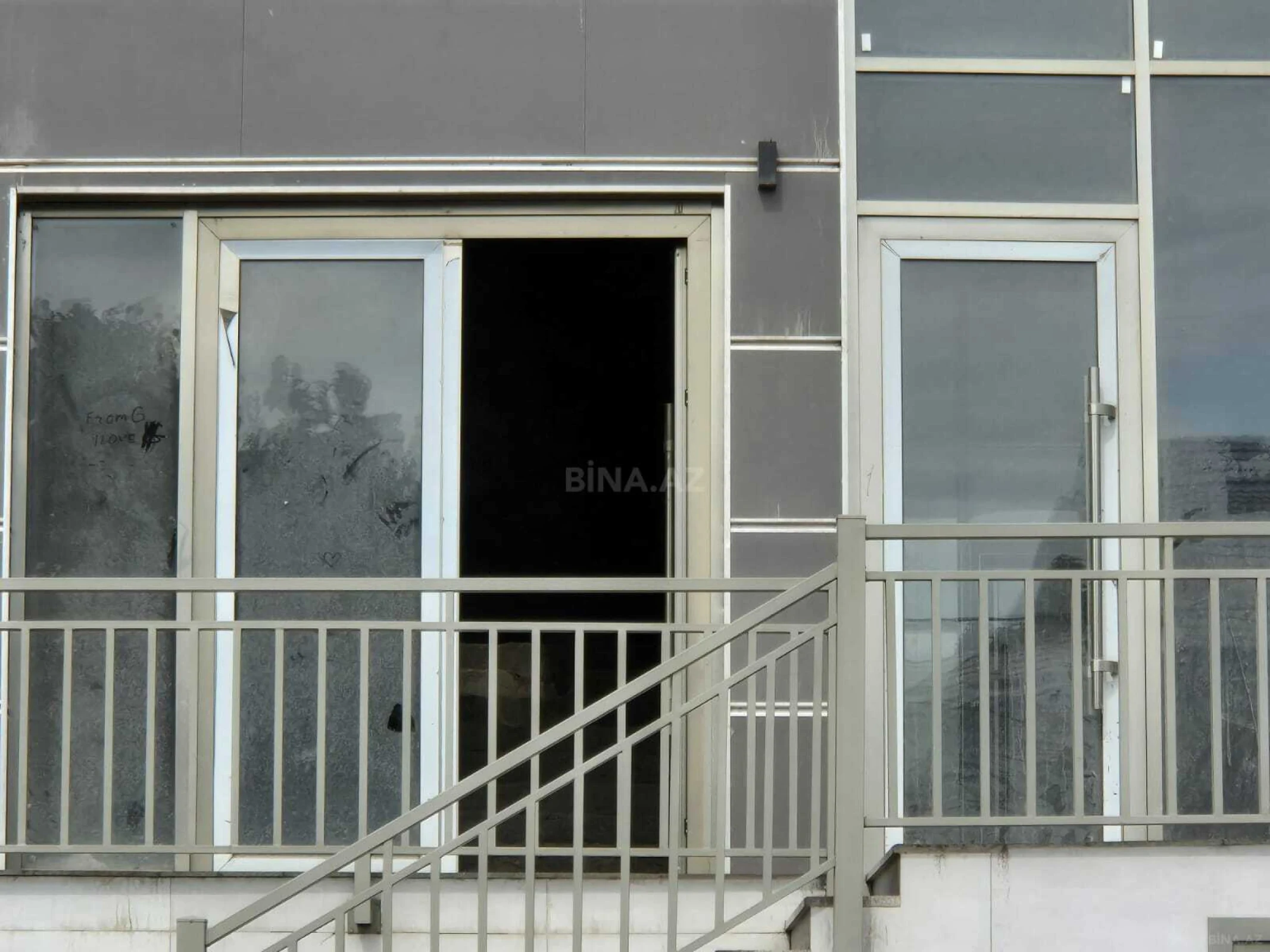 Satılır obyekt 361 m²
