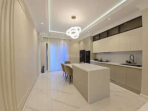 Satılır 4 otaqlı mənzil 179 m²