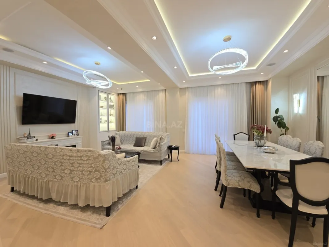 Satılır 4 otaqlı mənzil 179 m²