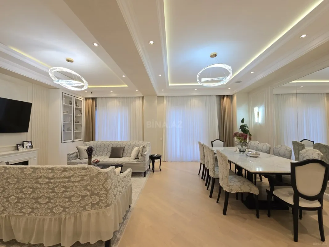 Satılır 4 otaqlı mənzil 179 m²