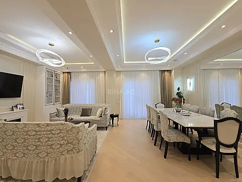 Satılır 4 otaqlı mənzil 179 m²