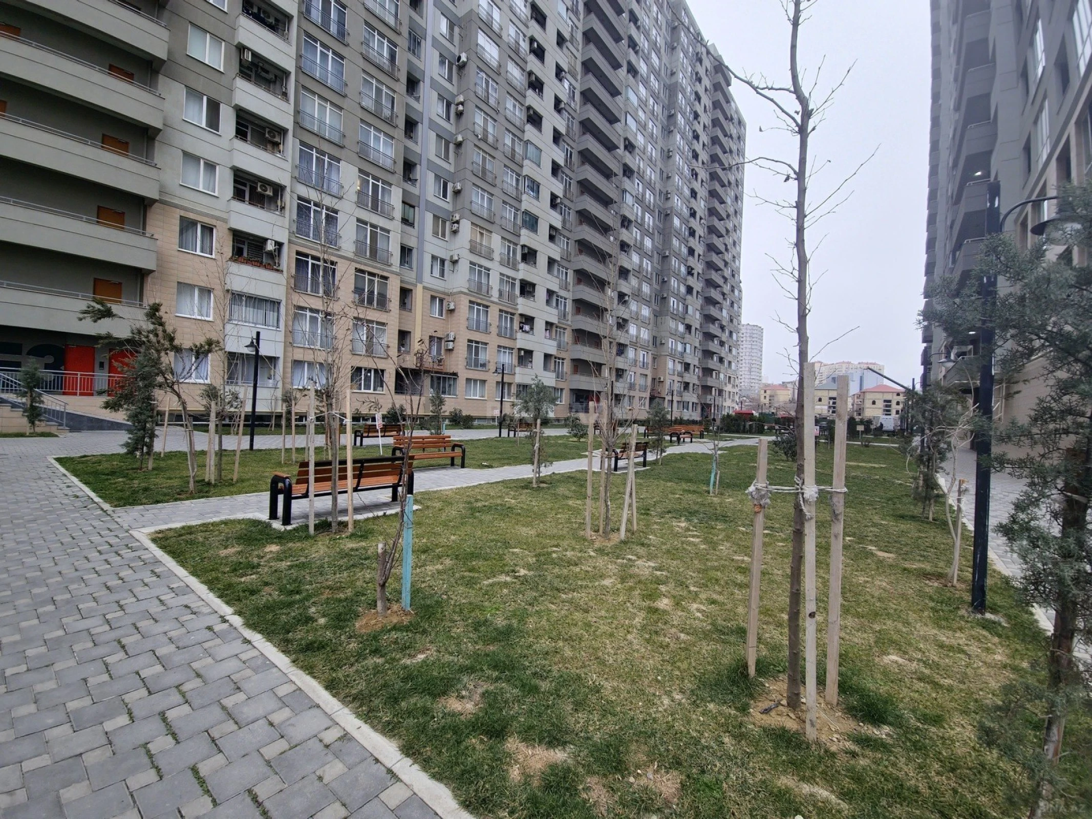 Satılır 2 otaqlı mənzil 72 m²