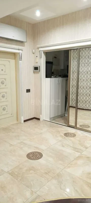 Kirayə verilir 5 otaqlı mənzil 350 m²
