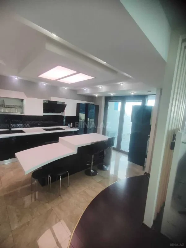 Kirayə verilir 5 otaqlı mənzil 350 m²