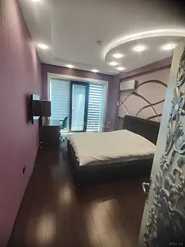 Kirayə verilir 5 otaqlı mənzil 350 m²
